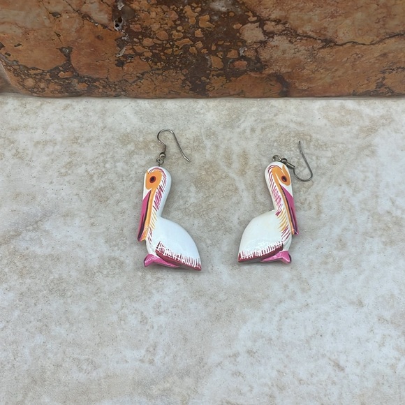 Women’s Wooden Dangle Earrings Pelican Fun Party Halloween Animal White Pink - Picture 5 of 9